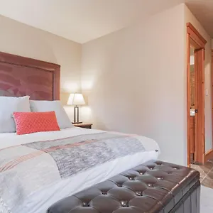 Holiday home Wildwood By Outpost, Whistler