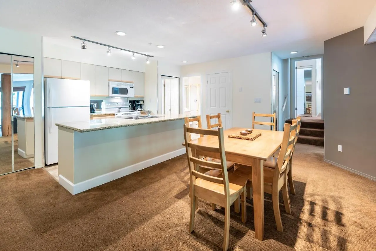 The Ironwood On Blueberry Hill Apartment Whistler