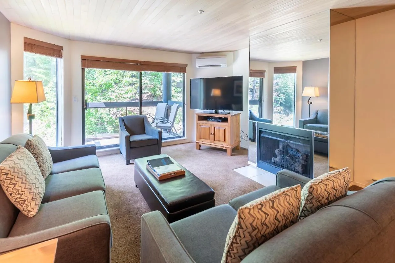 The Ironwood On Blueberry Hill Apartment Whistler 0*,