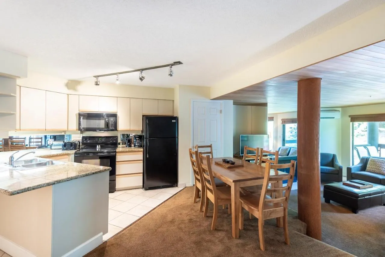 The Ironwood On Blueberry Hill Apartment Whistler 0*,  Canada