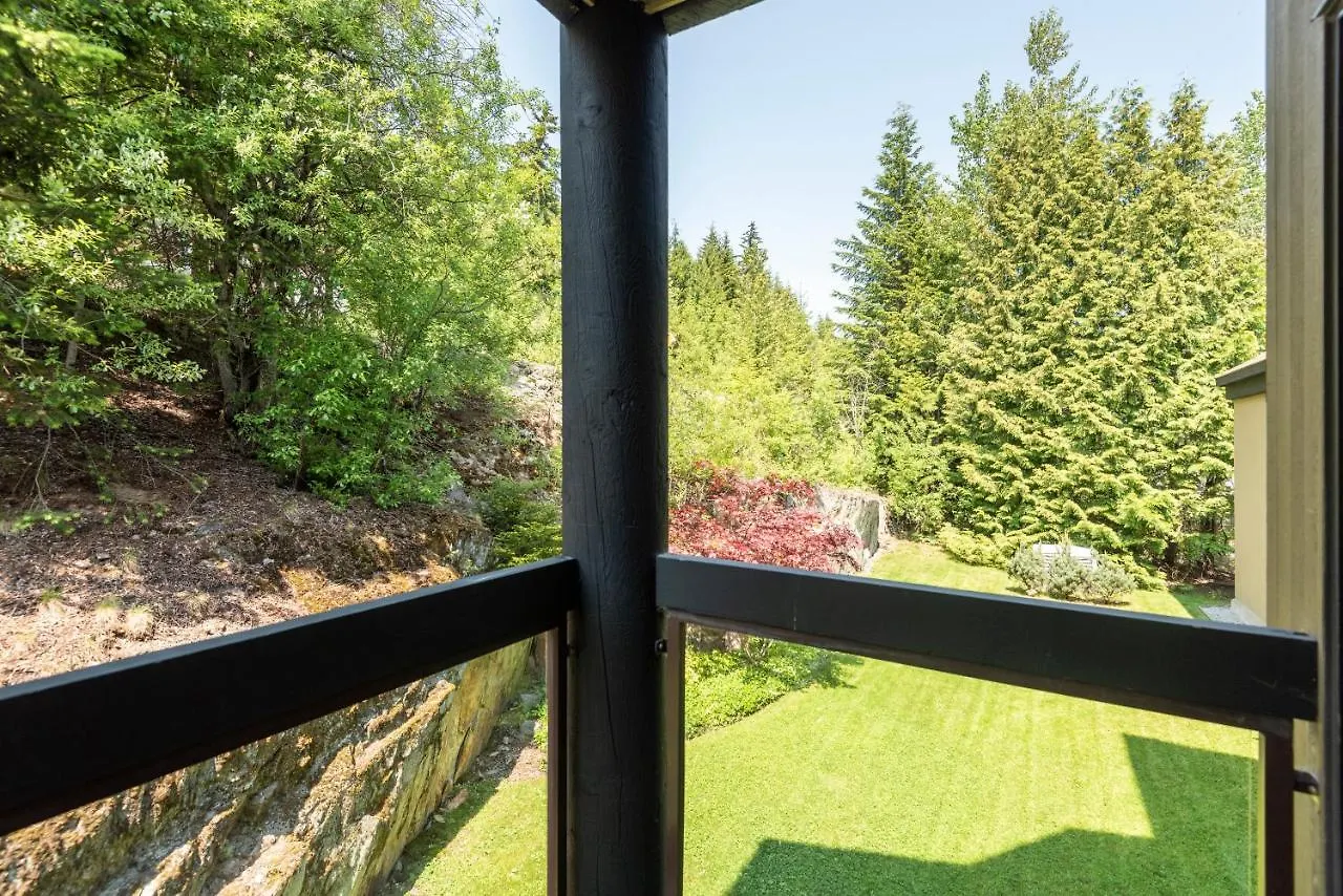 The Ironwood On Blueberry Hill Apartment Whistler