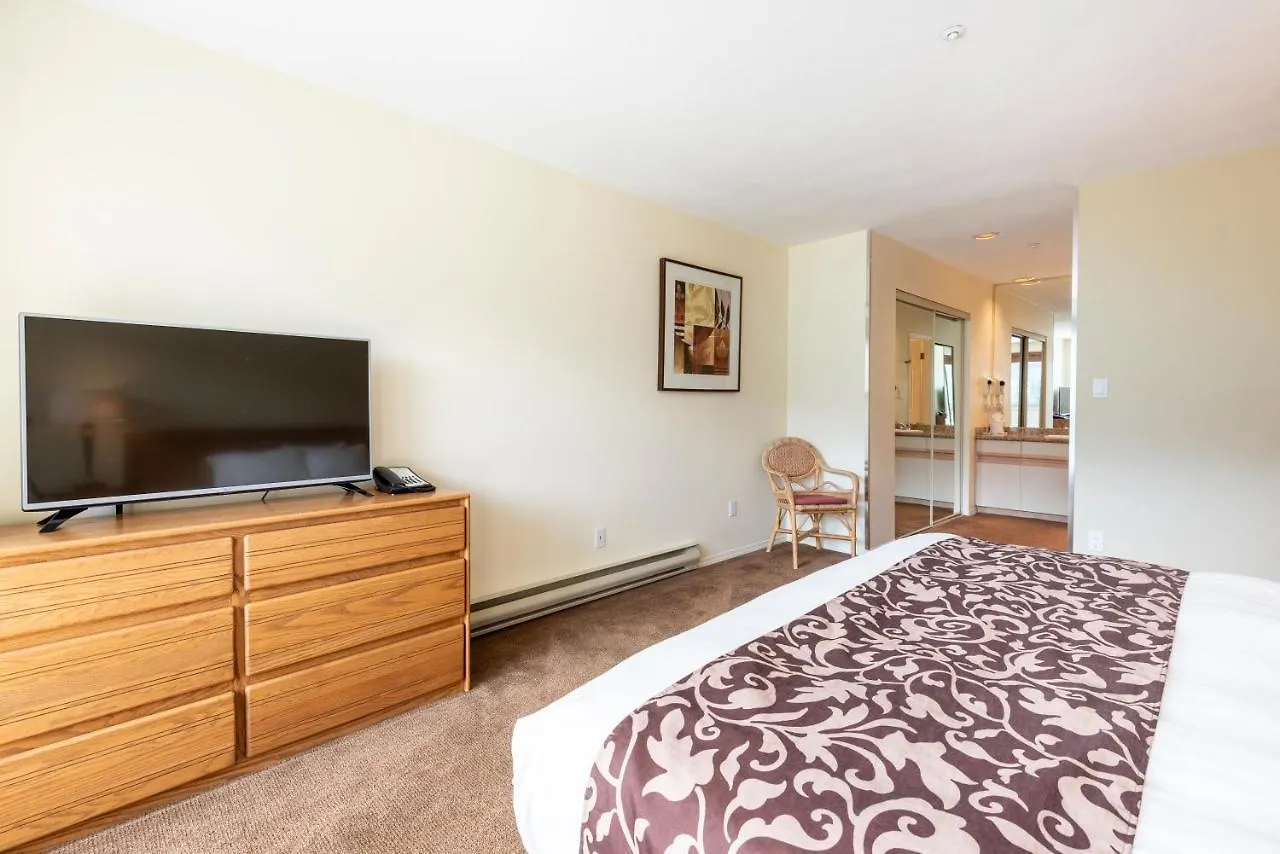 The Ironwood On Blueberry Hill Apartment Whistler 0*,  Canada