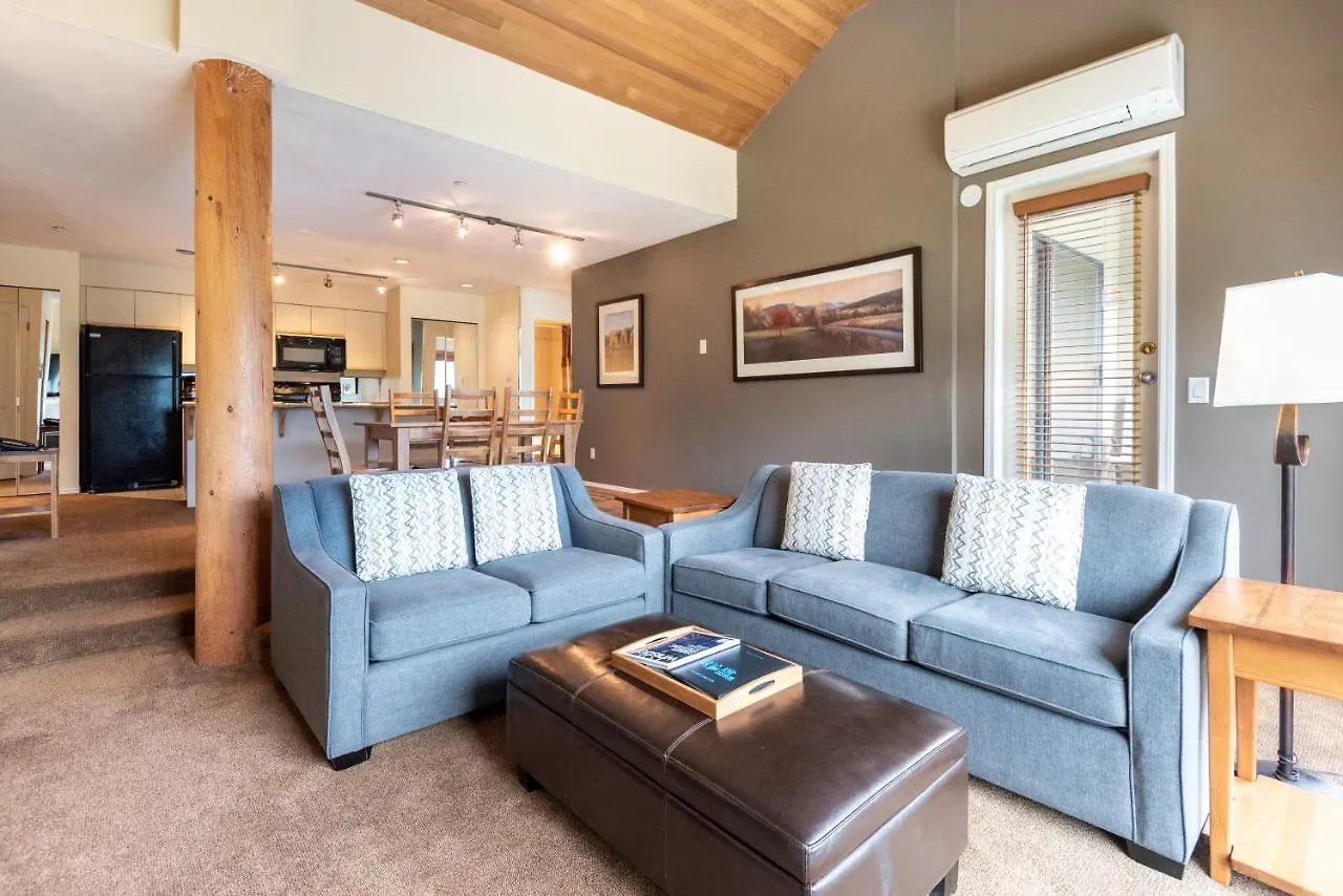 The Ironwood On Blueberry Hill Apartment Whistler 0*,
