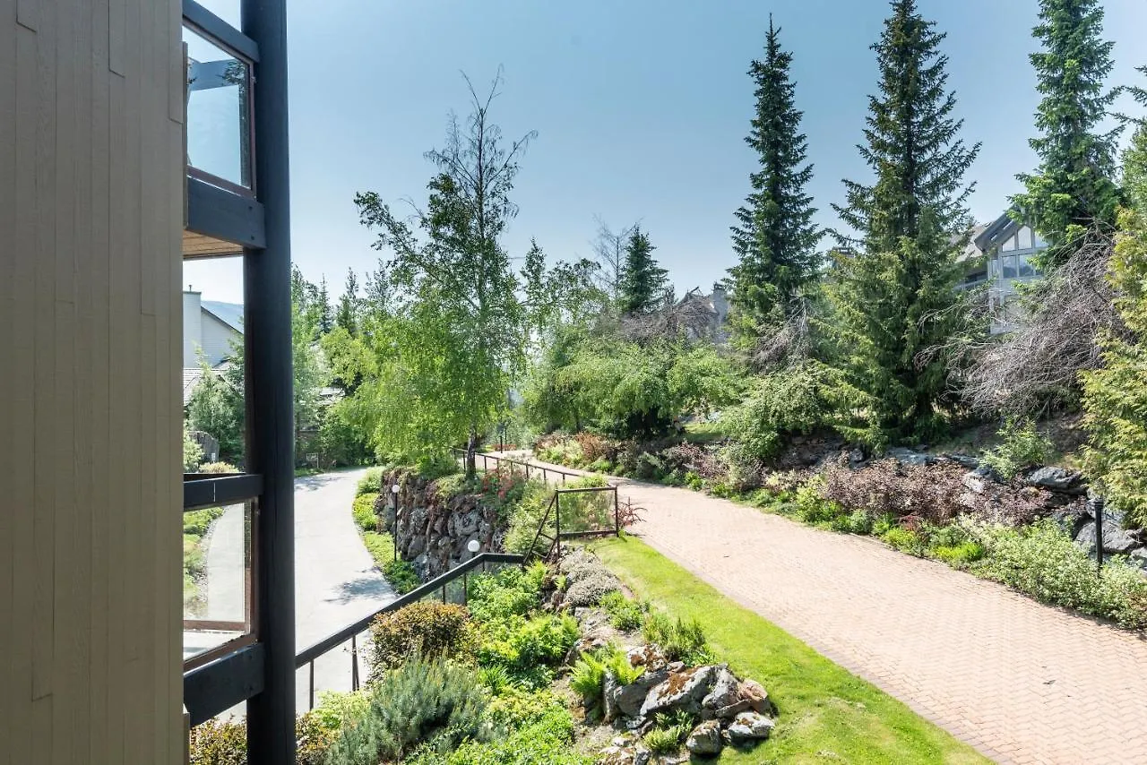 The Ironwood On Blueberry Hill Apartment Whistler 0*,