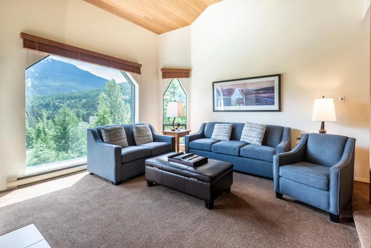 The Ironwood On Blueberry Hill Apartment Whistler 0*,