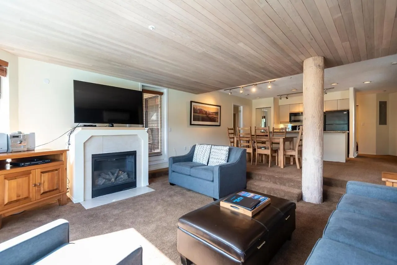 The Ironwood On Blueberry Hill Apartment Whistler Canada